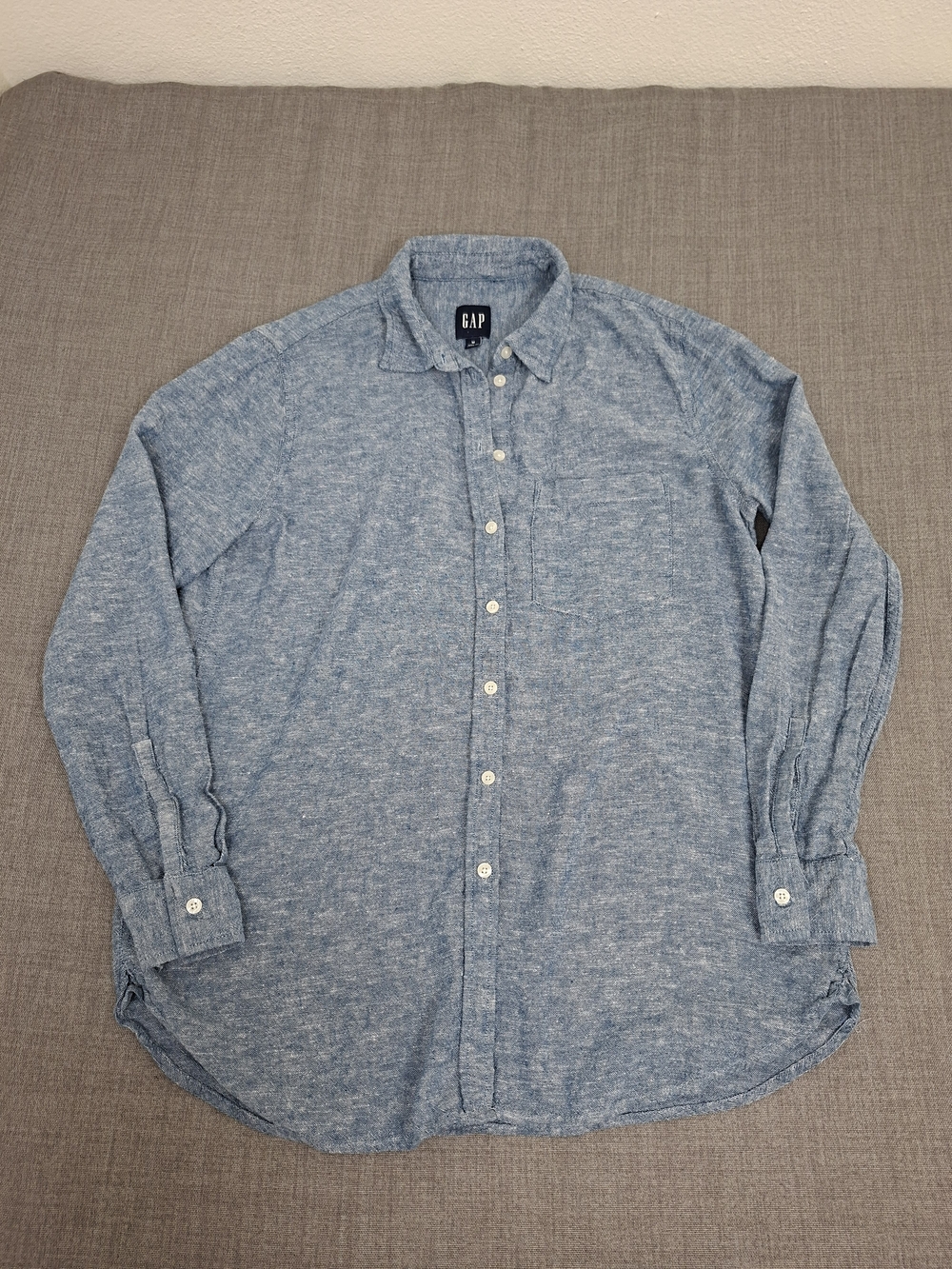GAP Linen Blend Blue Pocket Button Down Casual Shirt.  Medium